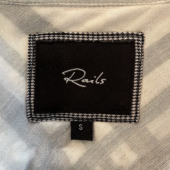 Rails Button Down - Picture 5 of 9